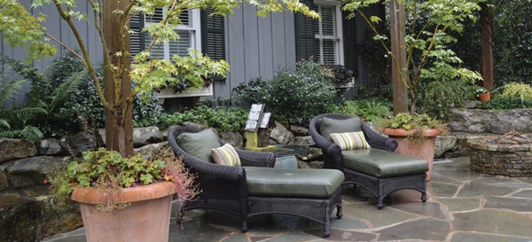 侧庭院通常与景观的繁忙区域分离，提供了一个添加安静的休息区或冥想花园的理想场所。爱游戏在线登入